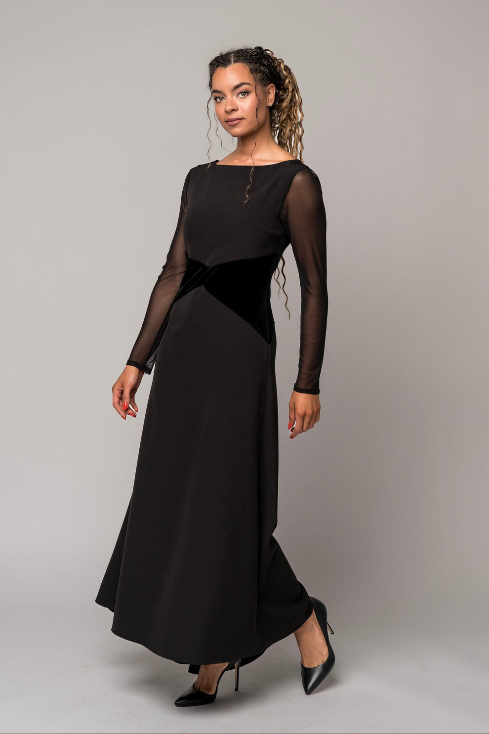 The Swan Dress  Elegant Concert Black Dress for Musicians | Blackstrad