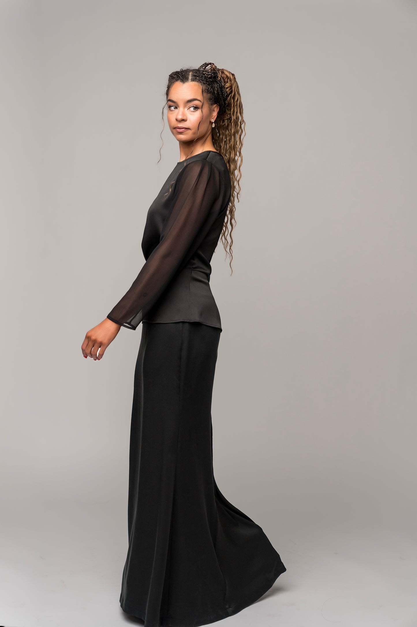 Three-Piece Maria Capsule
